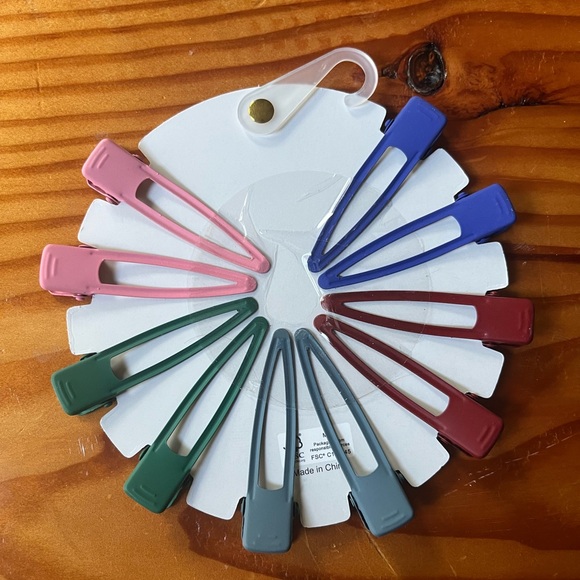 Soccer themed hair clips - Picture 2 of 2